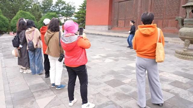 朔州：崇福寺景区人气火爆