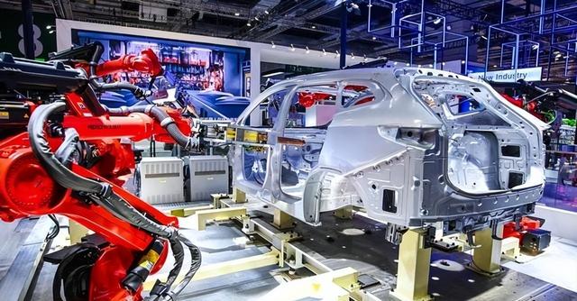 一夜负债200亿？电动车巨头轰然倒塌：终于活成贾跃亭了信徒