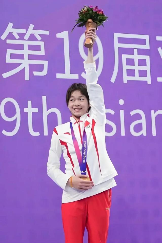 身材发胖风波不到30天，被人民日报点名的全红婵，让多少黑粉脸红