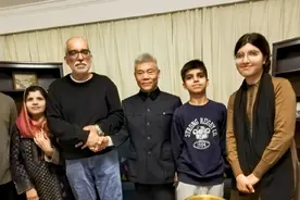 印度只要不那么别扭，欢迎上桌子一块吃图片