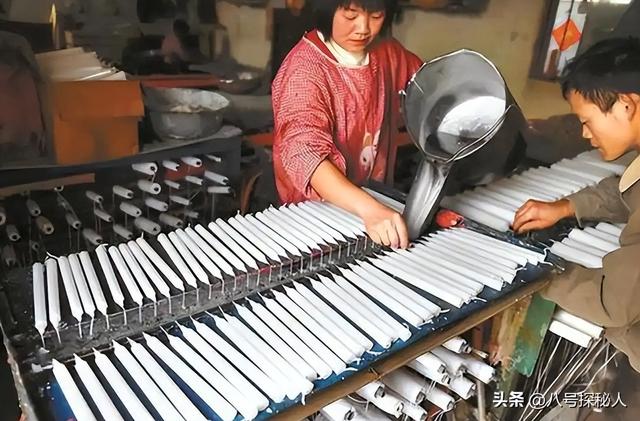 一年狂赚786亿，吞并18个村庄，村长身家165亿，他们是干啥的？