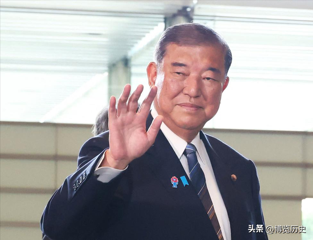 出大事了，日本首相辞职，美首都爆发大规模混乱，俄导弹深夜发射