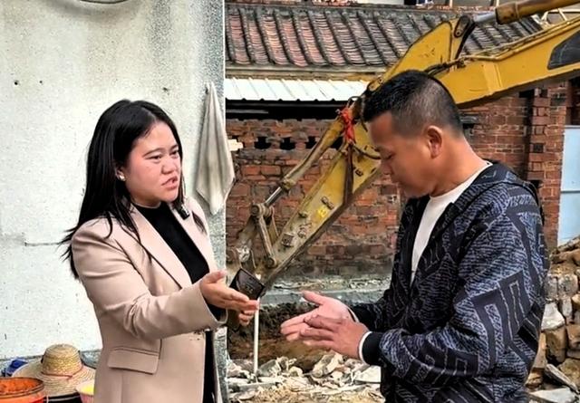 全红婵老家，第2栋新房开工！女设计师现场指挥：图纸还需要优化