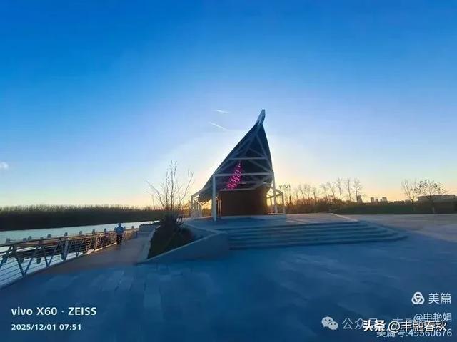 初冬北京朝阳坝河金盏淀:清寒里的静美画卷|申艳娟