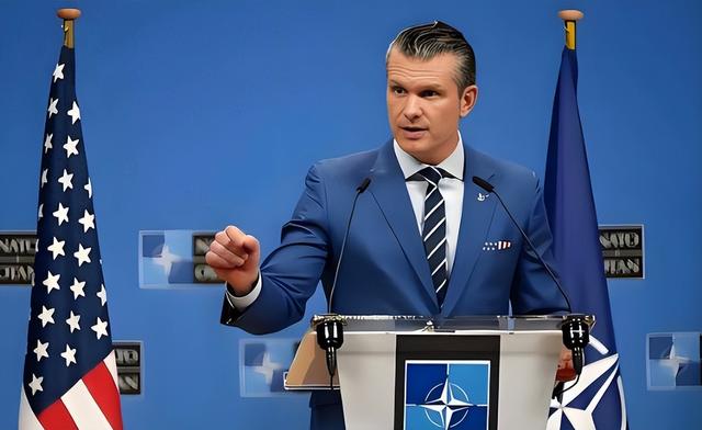 特朗普已连炸7国，美防长逼中国往后退	，102架次美军机分批进南海