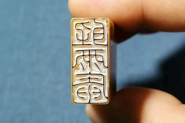 镌刻不读juànkè,正确读音是什么?镌刻、篆刻、雕刻有什么区别?