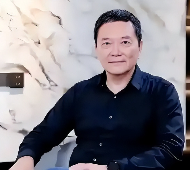 他曾与刘涛同床共枕4年，如今年过六旬依旧未娶，刘涛直言愧疚