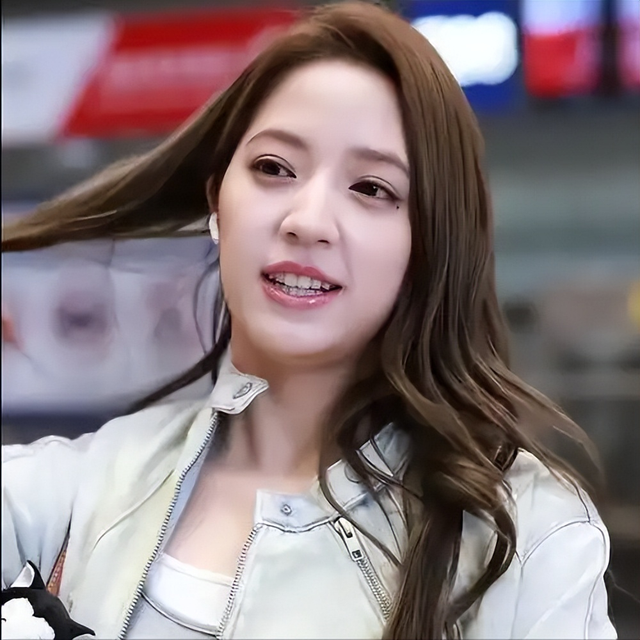 长得丑、没才华，爹妈“强捧不红	”的4位星二代，注定走不远