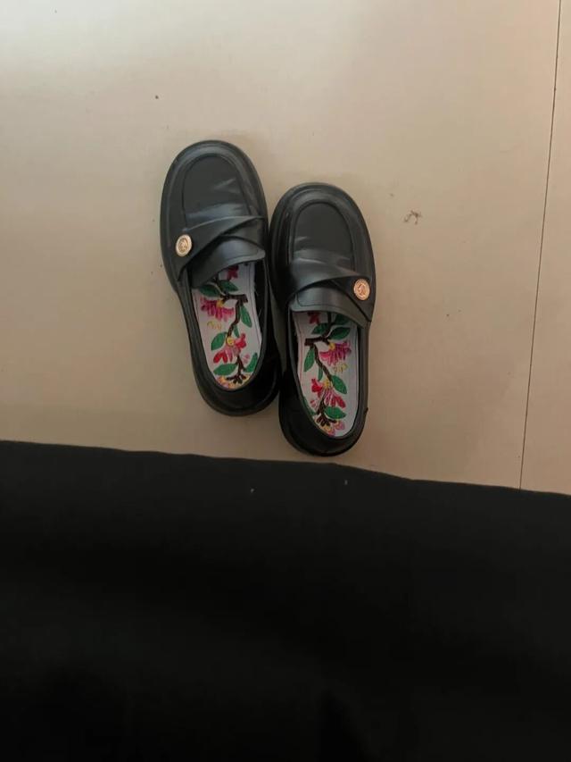 10月，「需要另一个同类」