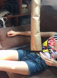 “姑娘，不是什么照片都能随便发的！”哈哈哈亮点都看到了！