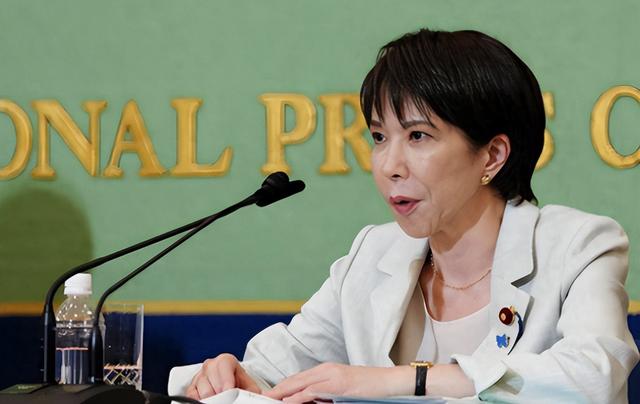 琉球群岛遭围，关于中日，高市终于说了句实话：日本经济遭冲击