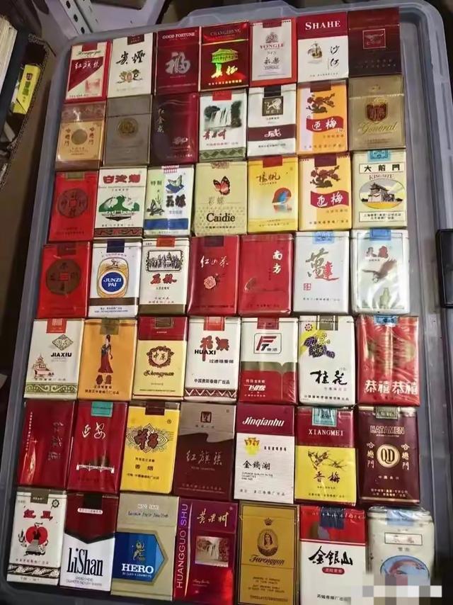 看了供销社里的老烟价目表，才知道五十年前抽的有多贵