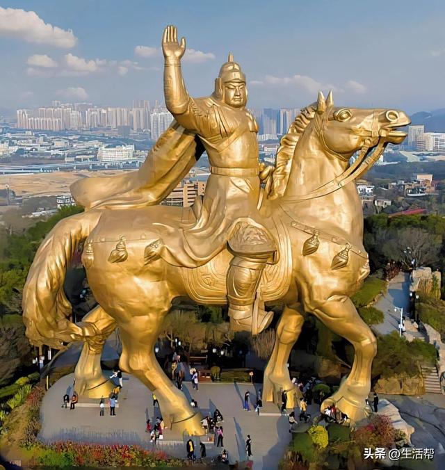 马年“马上成功”景点火了！年轻人扎堆走上“成功路”