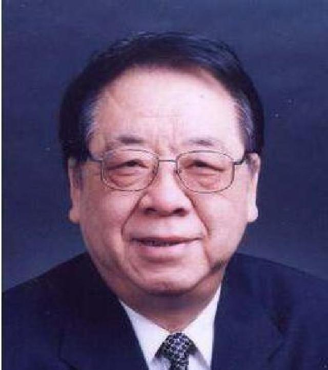 17年钱其琛葬礼：中央众领导齐聚八宝山送别，其中还有一特殊来宾
