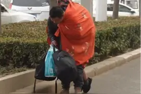 河南男子背重病母亲步行就医，孝心感动全网，如今他怎么样了？图片