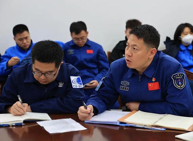 从毕业生到火箭指挥，周永刚“白加黑”拼出32次成功