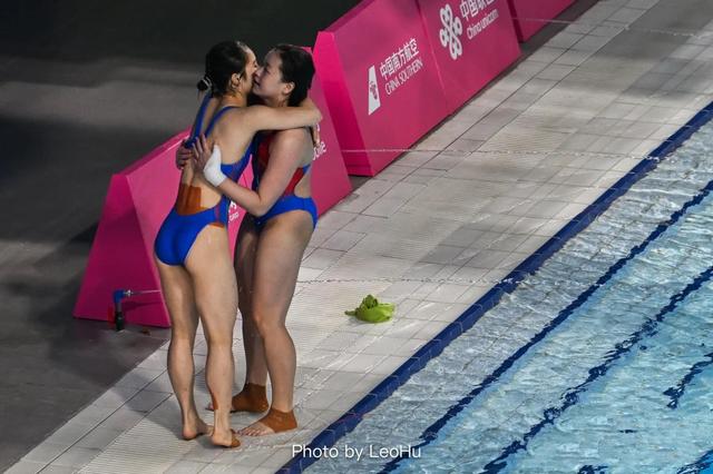 全红婵复出首秀夺冠，退出单人赛原因曝光，两处细节惹人落泪