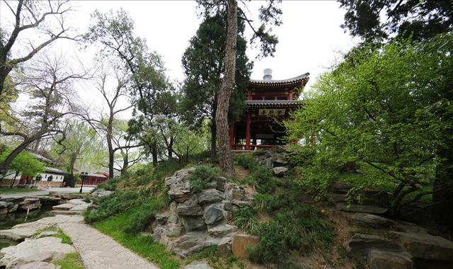 钓鱼台国宾馆住一晚要多少钱？据说24小时武警守卫，是真的吗？