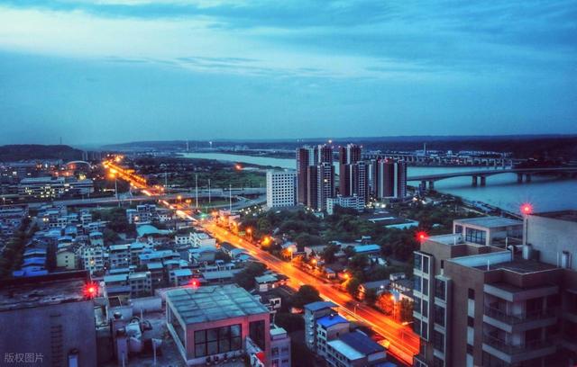 继成都之后，四川省又一“黑马城市”要起飞，比宜宾更有底蕴