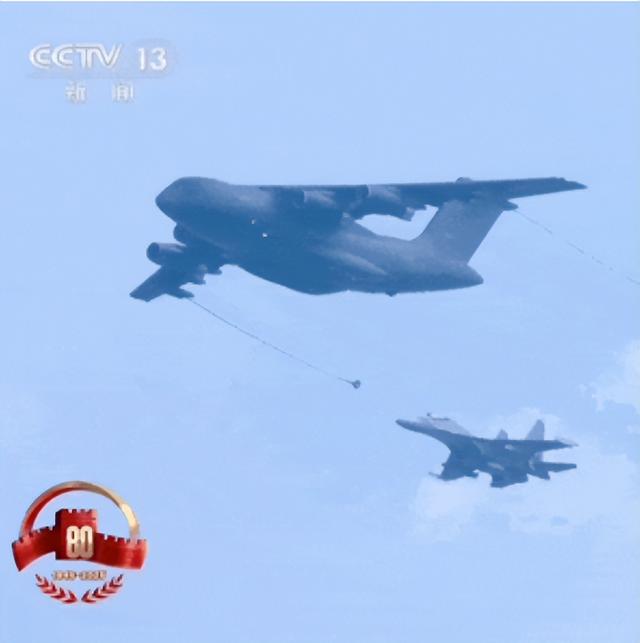 阅兵女机长身份曝光！私生活被扒牺牲太大，老公不简单，央视点名