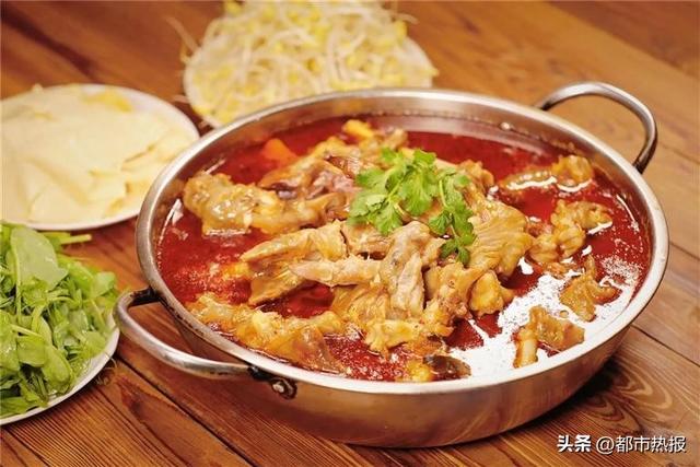 10月2日攀登“万里长江第一梯” 国庆中秋不远游 在云阳体验别样假期