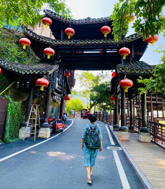 边城印象:一口吃三省 三地闻鸡鸣!