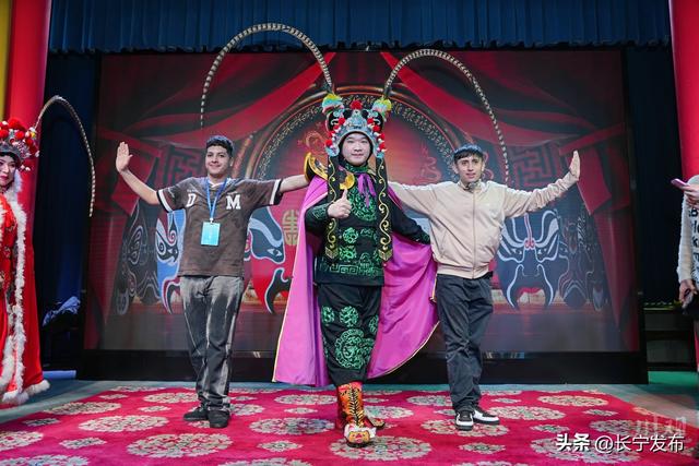 深度体验城市“文脉”，冠英古街“上新”让网络大V驻足|国内国际大V宜宾行