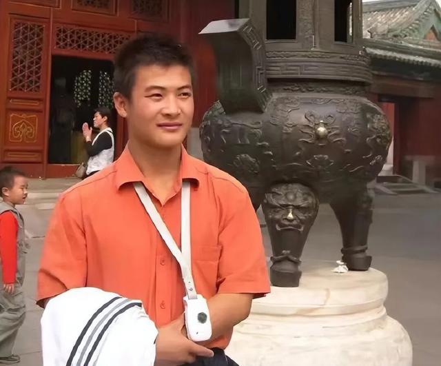 靠“睡后收入”游学尼泊尔的金融民工