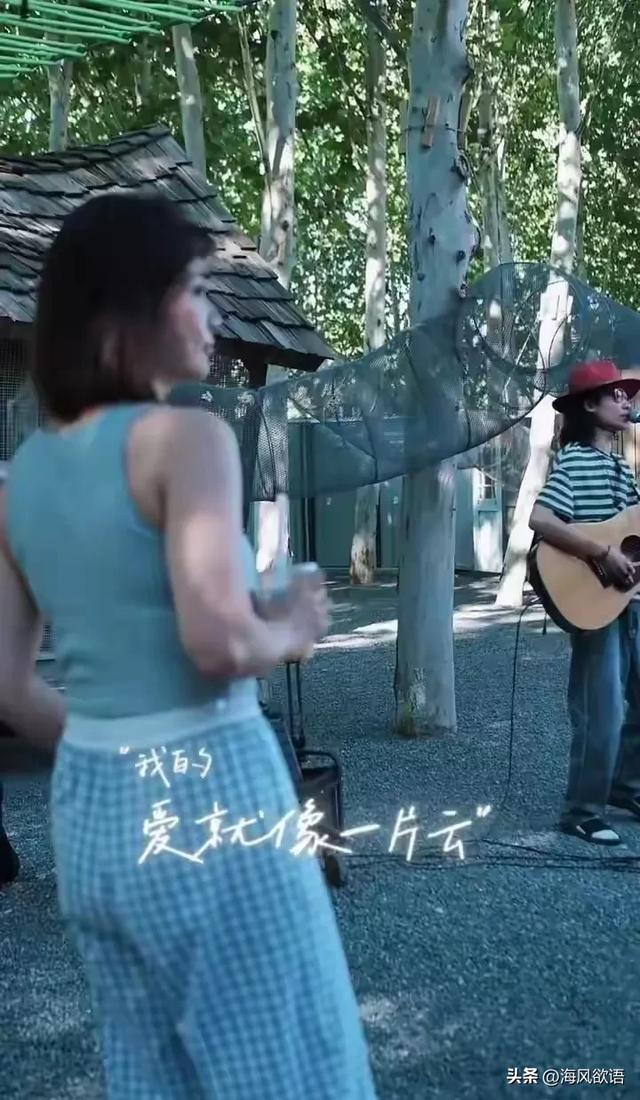 李七月周末带娃逛北京宝地,娃玩到不想走,喝奶茶的样子暖到心化