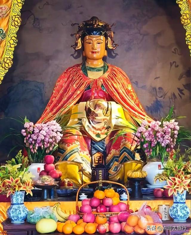 成都闹市中心神秘小庙，“似庙非庙”的烟火气，吃斋饭仅需8元！