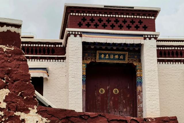 探秘“漠南布达拉宫”五当召,一座寺庙中的高等学府!