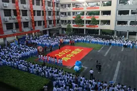 海南高考战报：海中稳坐头把交椅，800分军团大洗牌！图片