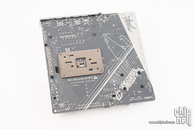 赛博鱼缸，技嘉 冰雕 B850M + 影驰 5080 金属大师 + COOJ Z18 装机