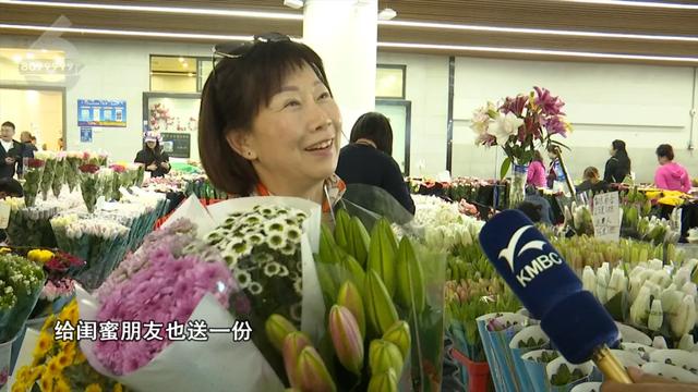 这才是重阳节该有的样子!爬西山、买花、吃重阳糕…昆明人的过节“三件套”齐了~