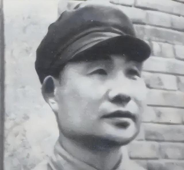毛主席一生最喜欢的将领是谁？曾说出：“我看谁敢动他”来保护他