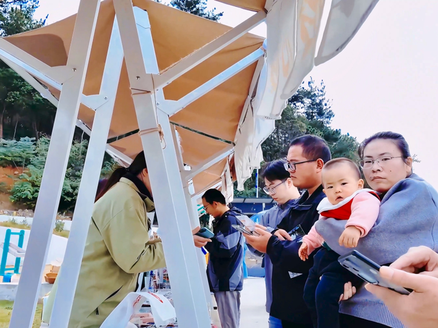 “空中芭蕾”绽放十里长山，“宜城市集”点燃消费热潮