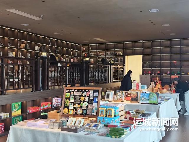 盐湖“白房子” 打卡新地标