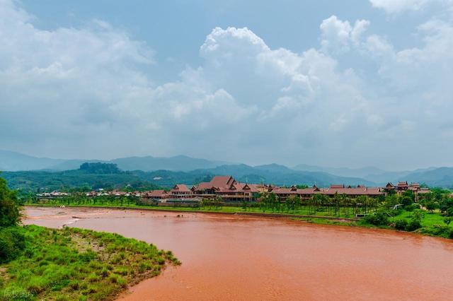 比河口人少！比蒙自好吃！这座冬日 20℃的“云南红河年味第一城”