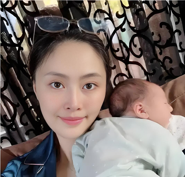 中国女排运动名将嫁美国，两人相差16岁，婚后生下混血女儿