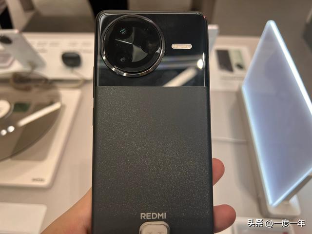 Redmi K90系列猛料汇总：性能、影像、设计全面越级