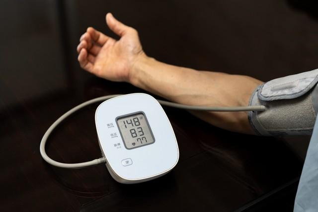 提醒：冬季常吃降压药的患者，千万要注意7个事项！切莫大意！