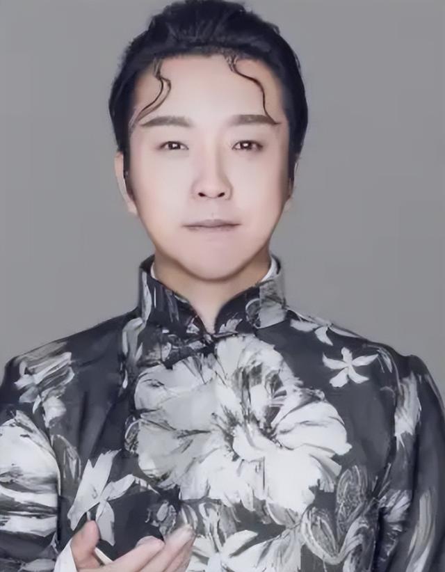 这一次，47岁的"跳梁小丑"李玉刚	，如今已彻底走上了另一条道路