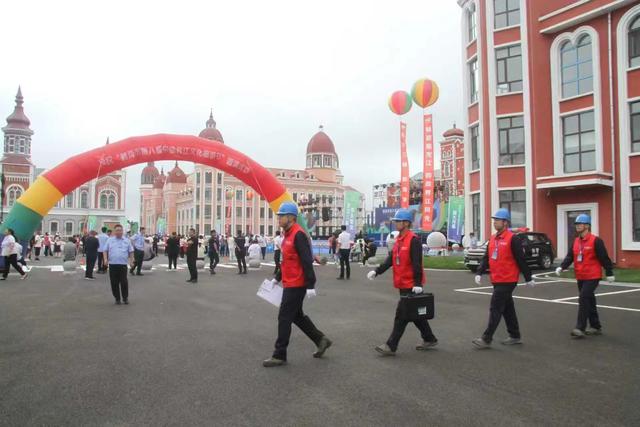 萝北县供电公司圆满完成鹤岗市第八届中俄界江文化旅游节保电任务