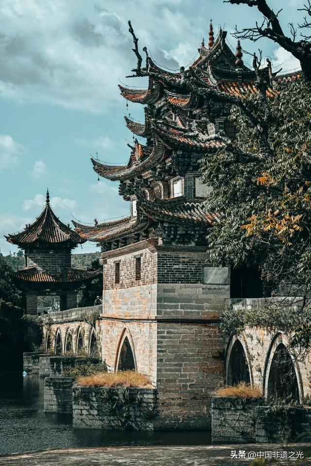 云南建水——千年临安古城 ：中国最后一座活着的古城！