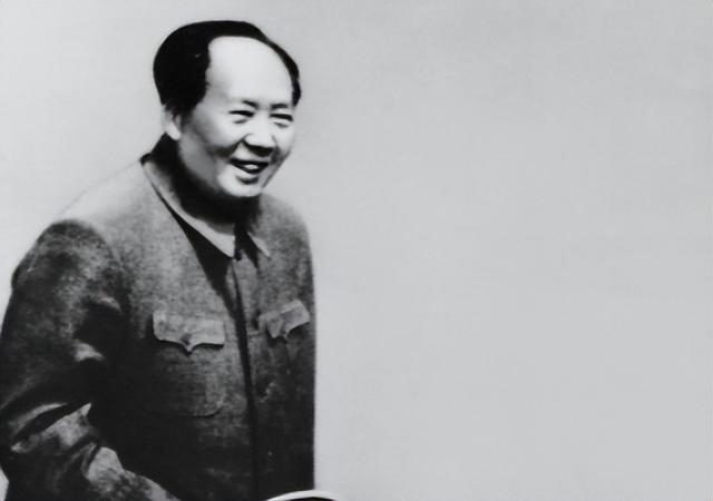 蒋介石临终前告诉蒋经国：我这一生只敬佩一人，畏惧两人！