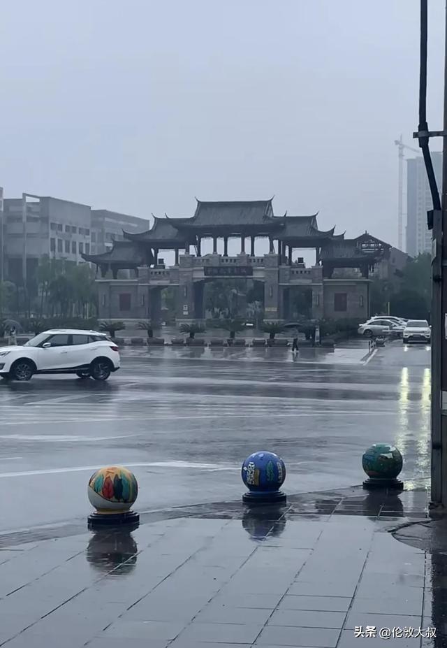 重庆秀山县靠什么发展的这么好
