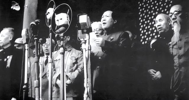 毛主席一生不进故宫，终生再未回延安？周总理的一句话道出实情！