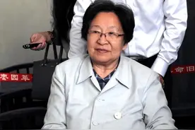普通工人子弟徐宁，和毛主席的女儿离婚后，他后来去了哪儿？图片