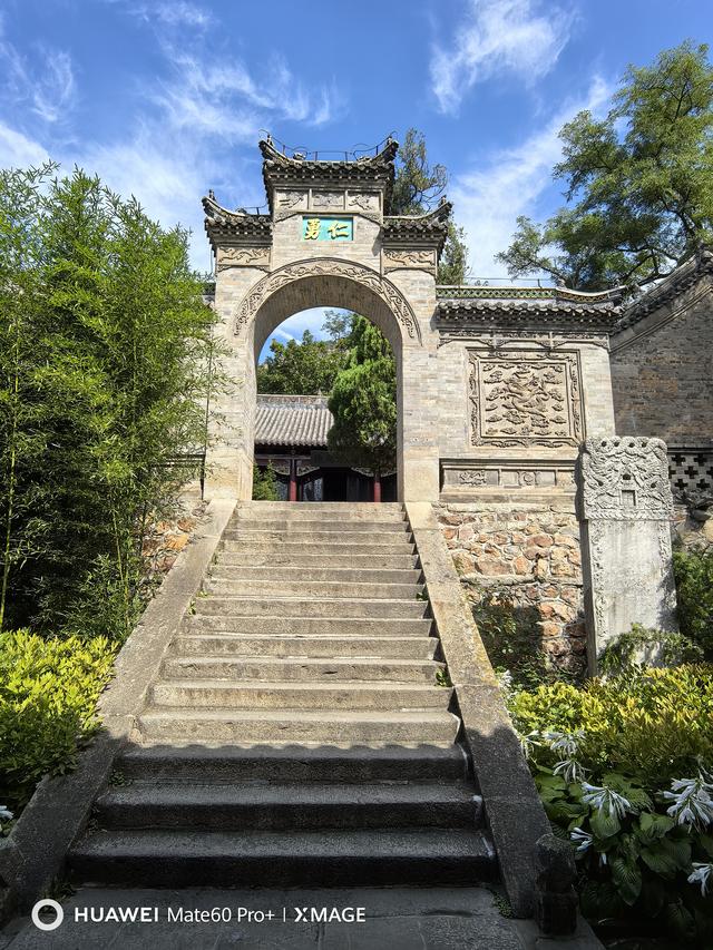 先爬大孤山，再登大鹿岛