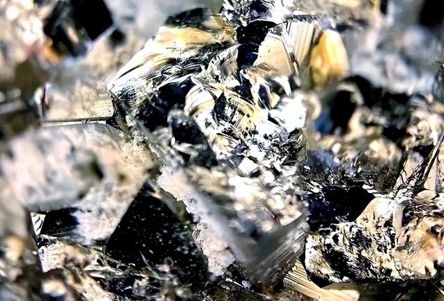 澳洲稀土供应商正式表态，美媒：西方“稀土替代	”破灭	，认命吧